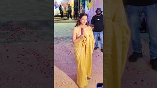 తలగ అయత చల అల ససకర వచచసతద Meenakshi Choudhary Beutiful Yellow Saree At Event