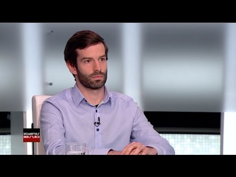 fiatal fekete idióta