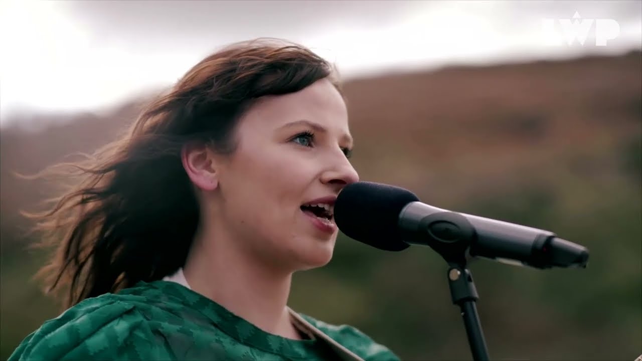 Mari Mathias - Pais Dinogad | CURADUR