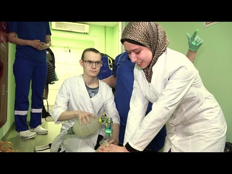 В Пыть-Яхе для студентов провели экскурсию в отделении скорой помощи