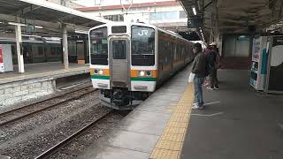 【入線】高崎駅にJR東日本上越線211系水上行きが入線　ミニ６２５