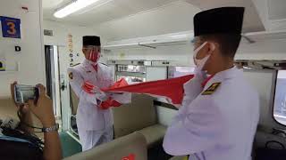 Pembentangan Bendera Merah Putih di Kereta Api