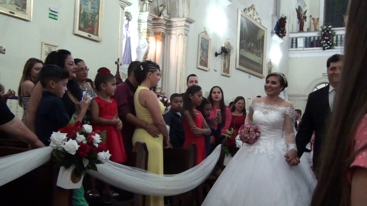 Noiva entra com Hino do Palmeiras - Banda Tua Face