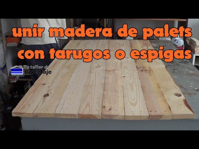 Espigas en la mesa de madera