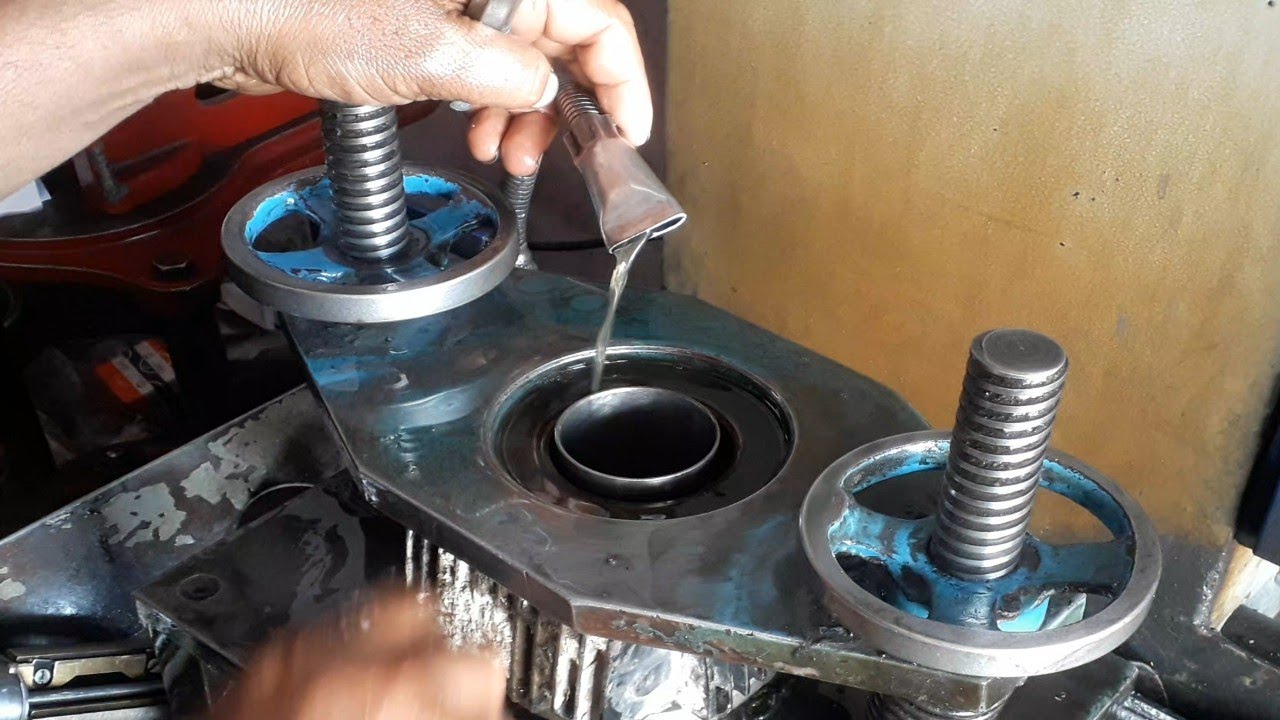 bike cylinder block boring...बाइक का ब्लॉक बोरिंग[lc mahadev auto