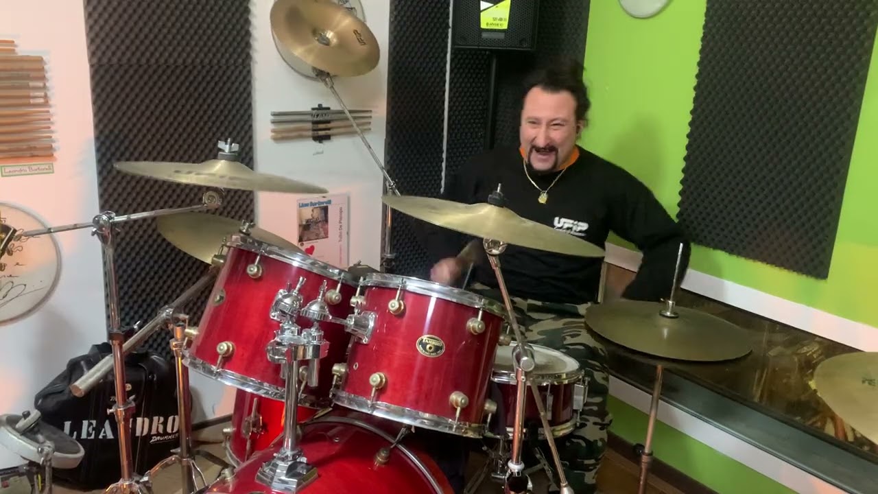 Drum Solo-Warm Up-Improvisation-Left & Right Hands-Maestro Leandro Bartorelli- Hard Studio