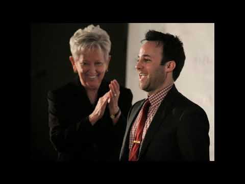 Wideo: Danny Strong Net Worth