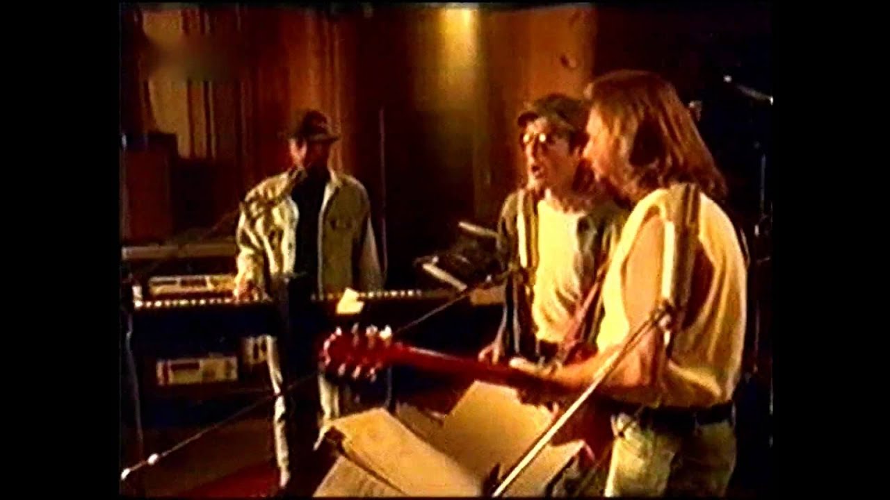 Bee Gees - Kiss Of Life  (Albun - Size isn't Everything) - Music Video 1993