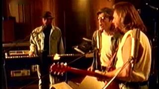 Bee Gees - Kiss Of Life  (Albun - Size isn&#39;t Everything) - Music Video 1993