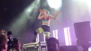 Monumentour Paramore- Ignorance. Irvine, CA. Footage from the first row!!