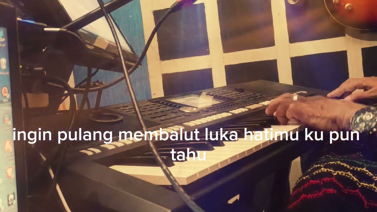 Karaoke Biarlah Bulan Bicara Broery Marantika versi semi jazz pop  