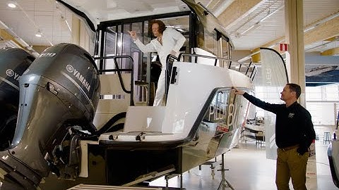 ”Kyllä vene miehen tiellä pitää!"  Folke Rundqvist kävi hieromassa venekauppoja.