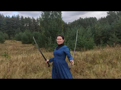 Фланкировка медленно. Фланкировка шашкой. танец с шашкой девушка. фланкировка шашкой видео девушки.