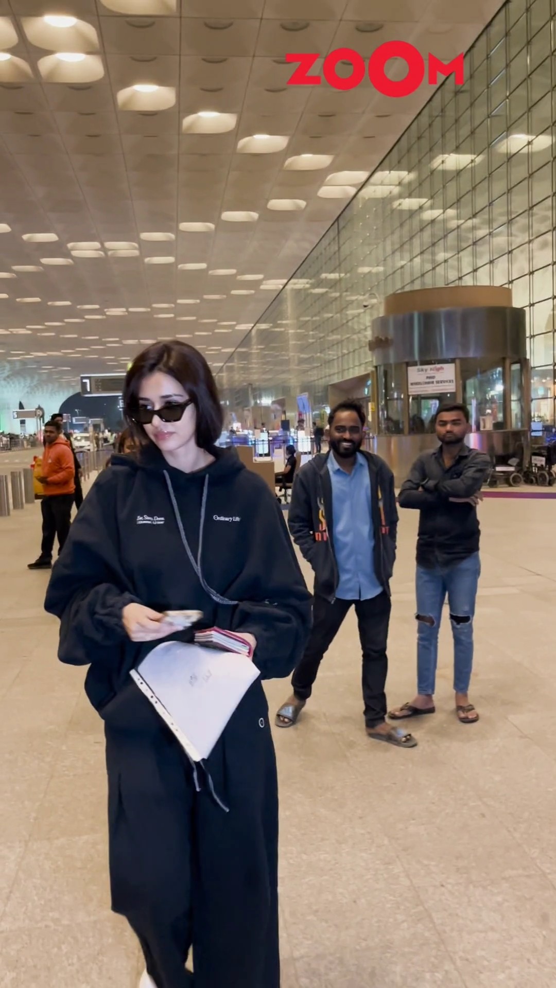 Disha Patani SLAYS airport fashion with her COMFY yet chic look! ? #dishapatani #shorts