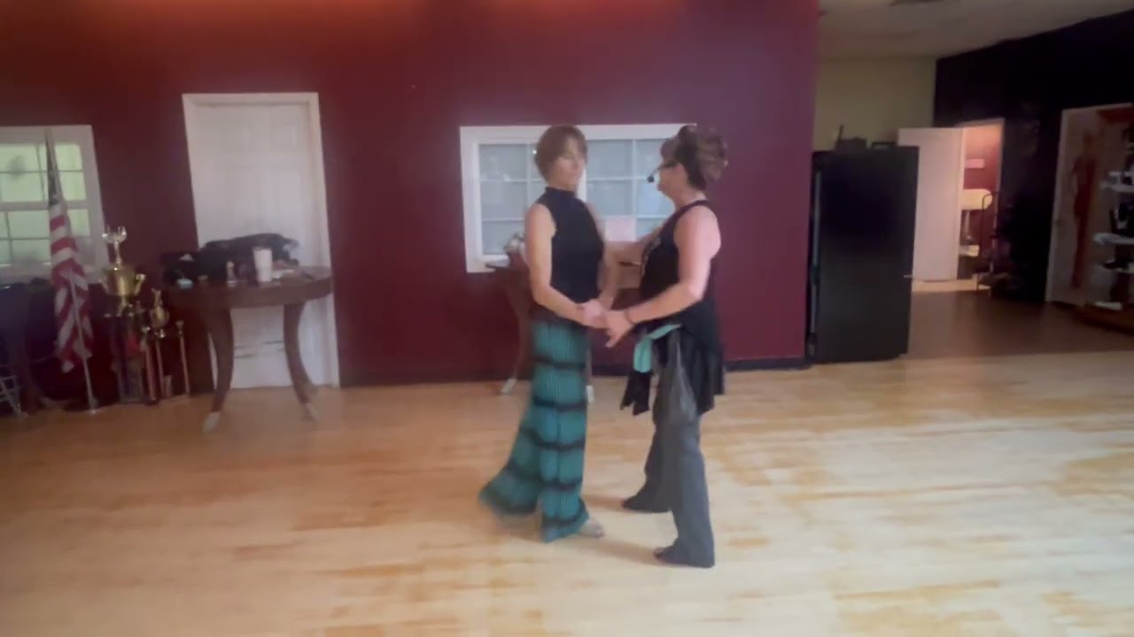 Beginner WCS- Whip and whip outside turn ￼