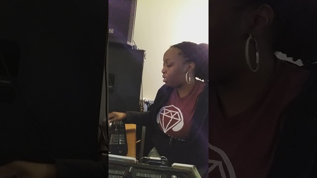 Unboxing of Pioneer DDJ-SB2 Controller, Magma DDJ-SB2 Carrying Bag, and Magma Control-Stand II