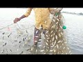 Village fishing video || khet mein machli pakadna video || samudra March dhara video || bilore macha