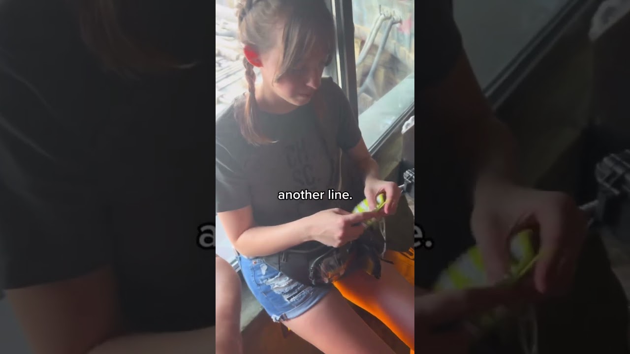 Pro taking your crochet/knit projects to Disney World!! 🤭🧶👍🏽 why wait with idle hands?!