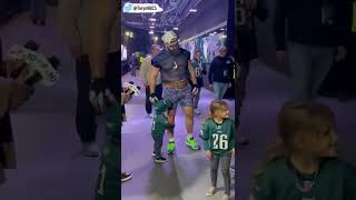 Name that movie: What is Kelce wearing? #eagles