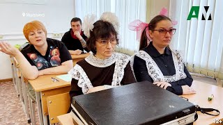 Ученики советского времени вновь сели за парты