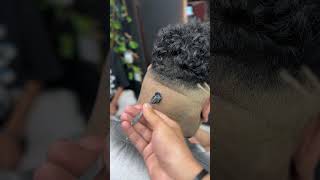 Removing the blackhead from the back of the neck😳#fyp #foryou #foryoupage #viral #explore #comedy