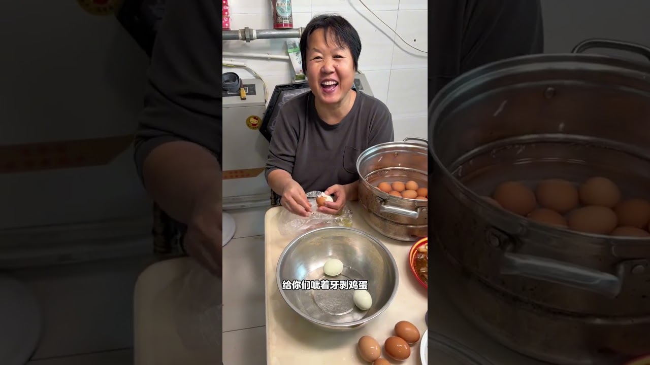 在北京农村和父母做了一大锅卤肉 拉到我们村去卖10元一盒，看看今天我们赚了多少钱？