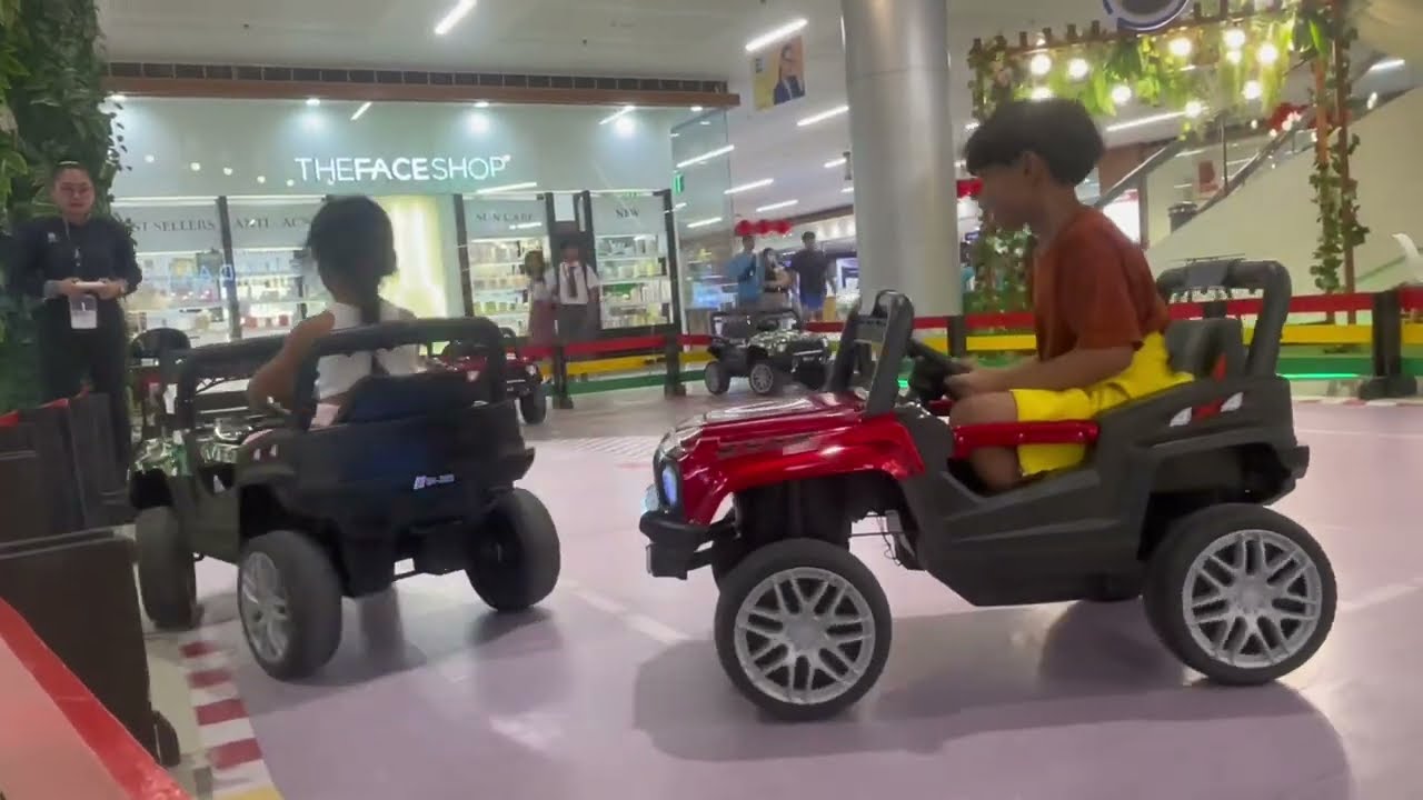 Kirby & noreen play at mall part 2