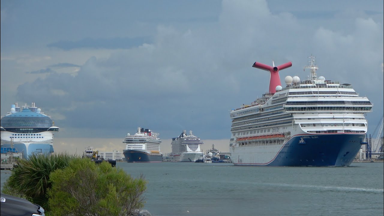 6 Ship Sunday in Port Canaveral!