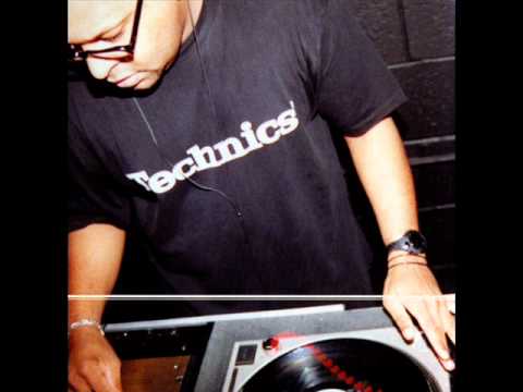 Guarda DJ T-1000 - Untitled su YouTube Guarda DJ T-1000 - Untitled su YouTube