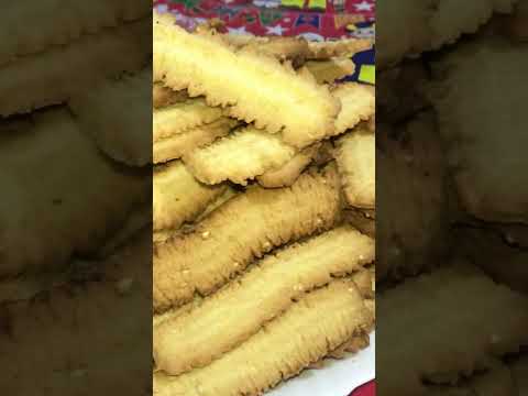 استنو طريقه عمل بسكوت العيد باسهل طريقه هينزل الفيديو كامل ع القناه كمان شويه استنونا