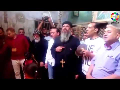 الأسايطة الكهنة يقيمون التماجيد والألحان أثناء احتفالات الكنيسة الحديثة بدير ريفا