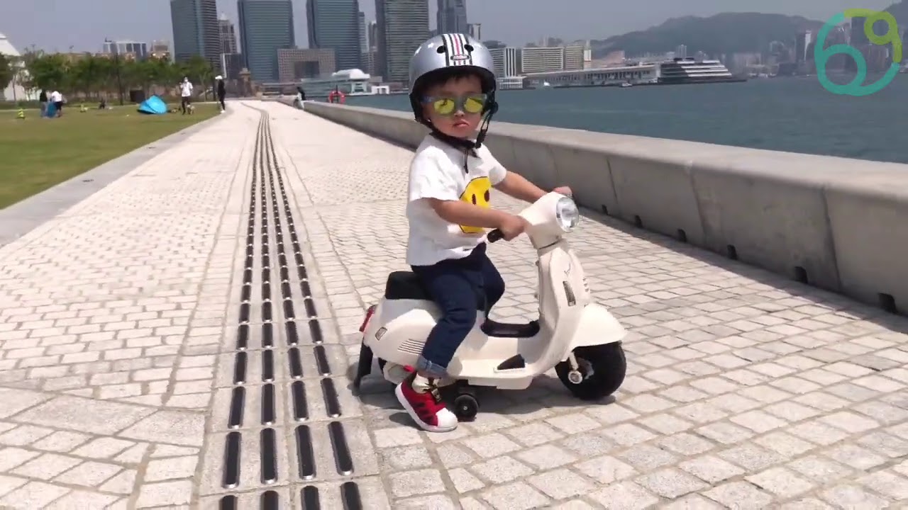 Vespa 意大利品牌偉士小綿羊兒童電動車 Youtube