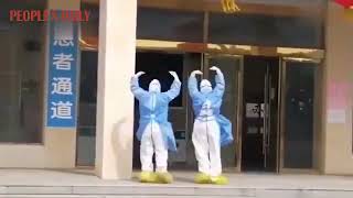 Koronavirüslü hastayı iyileştirdiler dans ederek kutladılar!