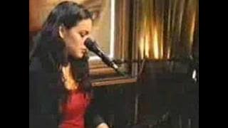 A Norah Jones - Are you lonesome (Elvis tribute)