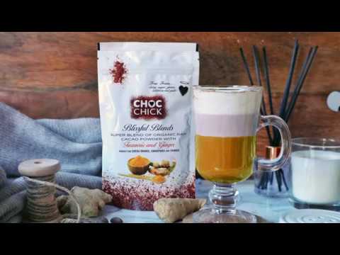 Making the perfect Blissful Blends Turmeric and Ginger Cacao drink | CHOC Chick