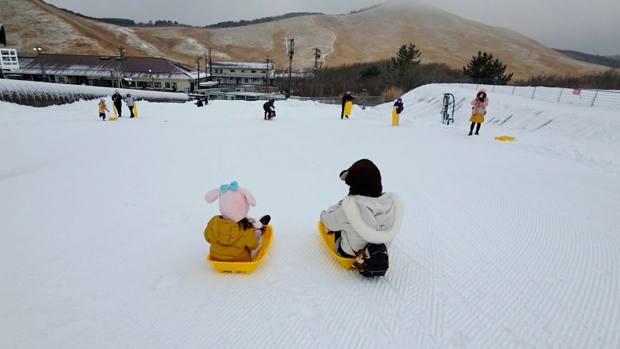 【2026九州EP.4】玩雪囉！九重森林公園玩雪盆→千羽鶴鹿公園(媞7Y3M26D、喬5Y9M26D)