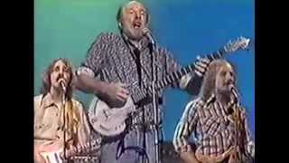 Pete Seeger &amp; Arlo Guthrie - You Gotta Walk That Lonesome Valley