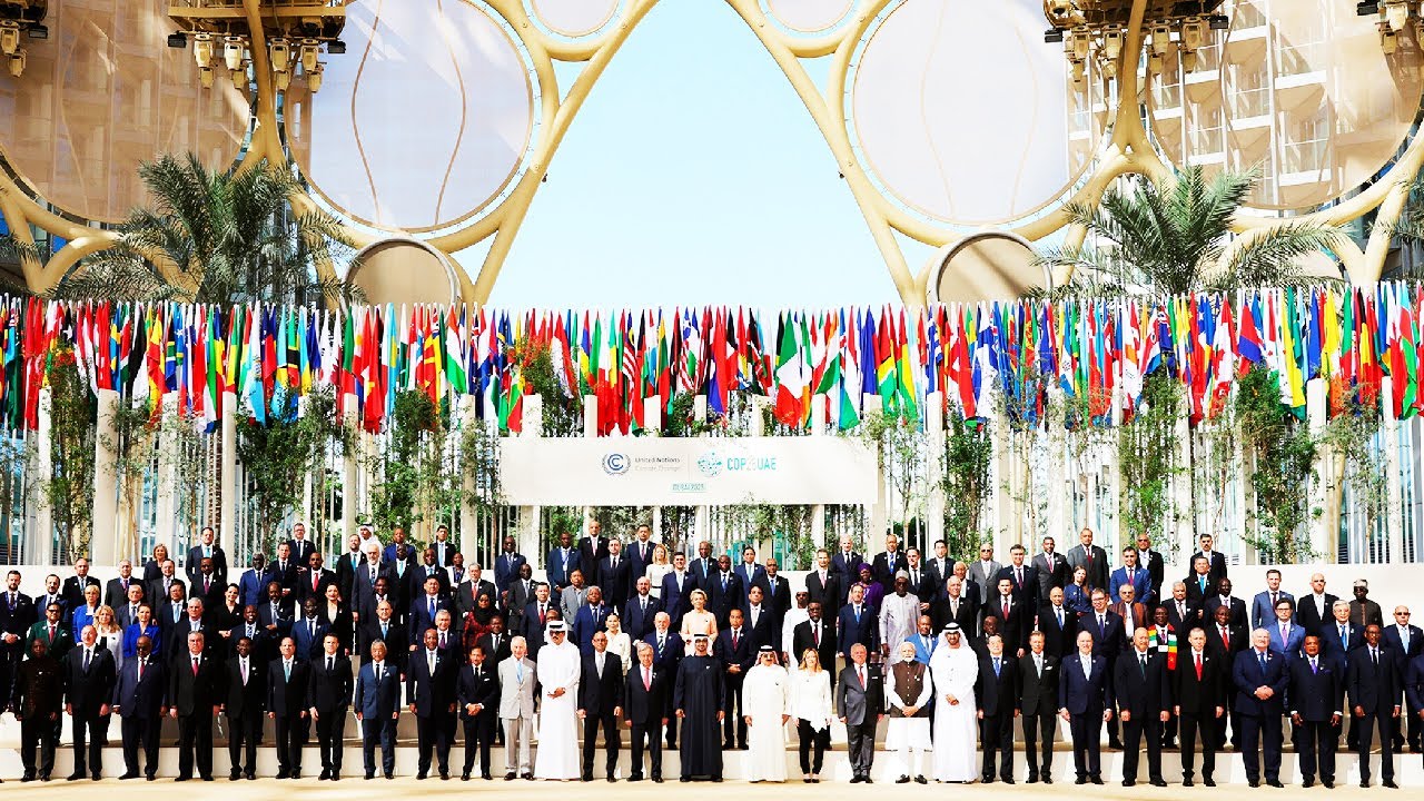 Александр Лукашенко прибыл в Дубай на Всемирный саммит по борьбе с изменениями климата