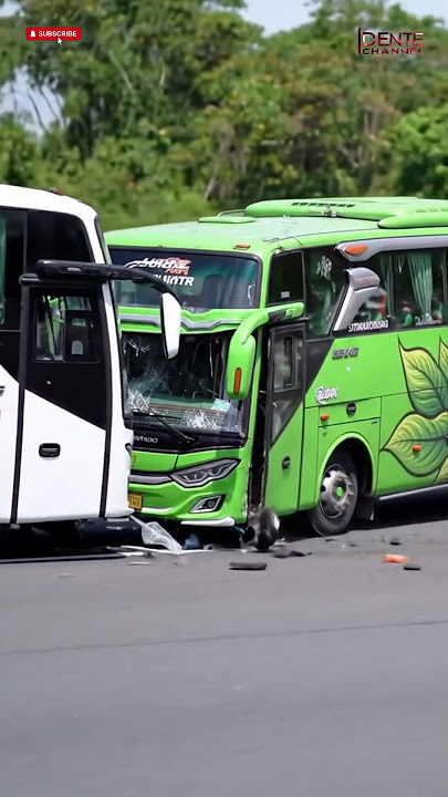 Detik-detik Bus Saling Bertabrakan di Jalan | Simulasi Realistis