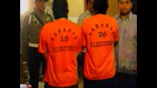 Download lagu TvOne-2906-Polisi Gerebek Rumah Pembuat Ekstasi