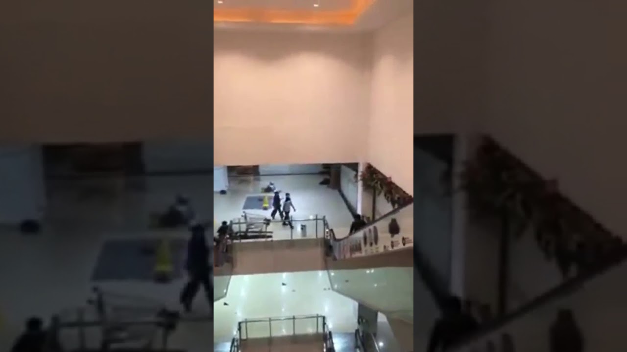 Seram pintu  XXI mall Palu terbuka  sendiri  YouTube