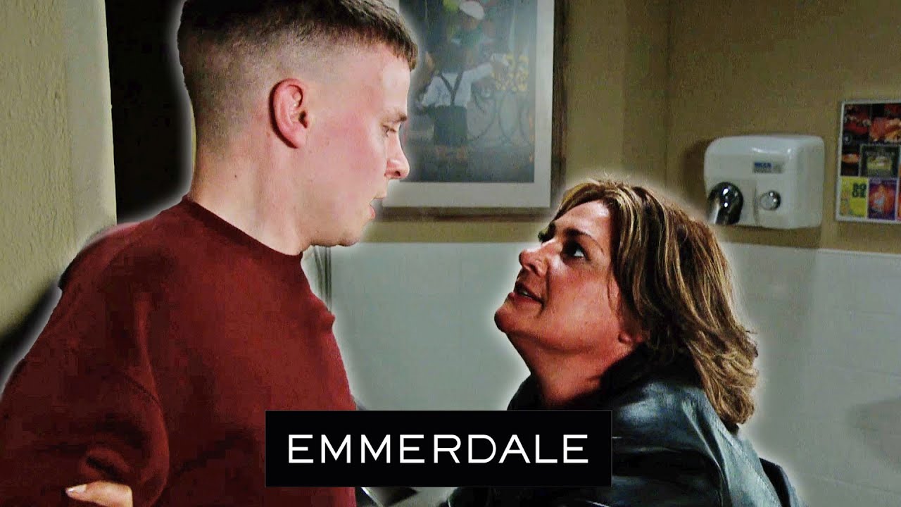 Moira FORCES The Truth Out Of Samson | Emmerdale