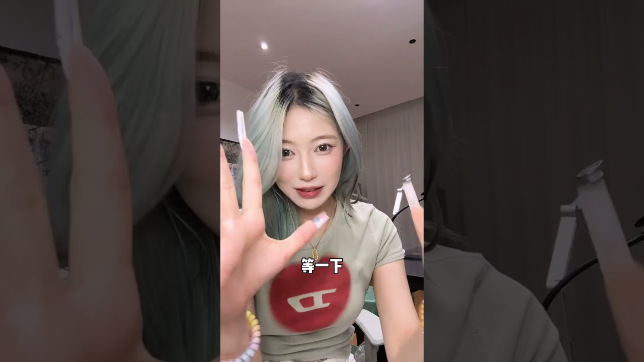 花了15个小时！做了有史以来细节最多最有故事感的美甲 #海蓝之谜奇迹晚霜 #拳皇98终极之战