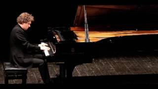 Andrea Lucchesini / Domenico Scarlatti -  Sonata in g major K146