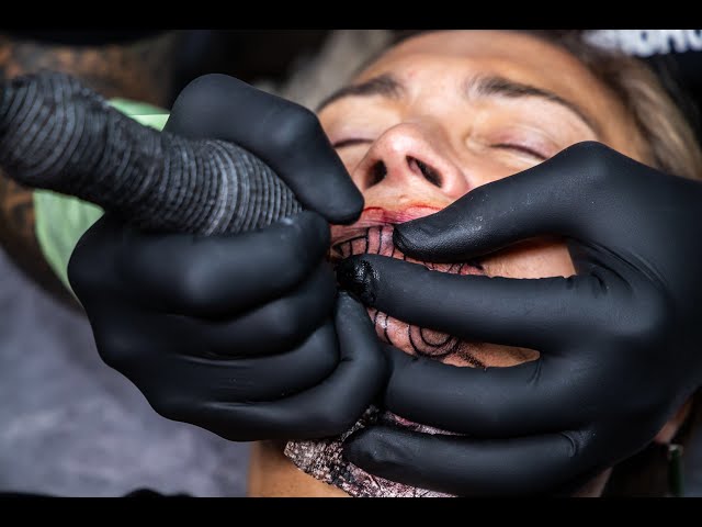 First Maori police officer to wear moko kauae in Queensland