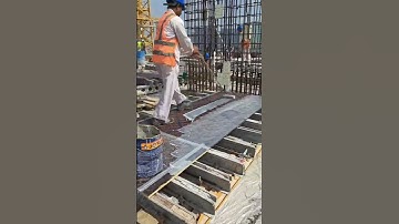 civil engineering how to apply shuttering oil #shutteringoil #shuttering #carpenter #construction