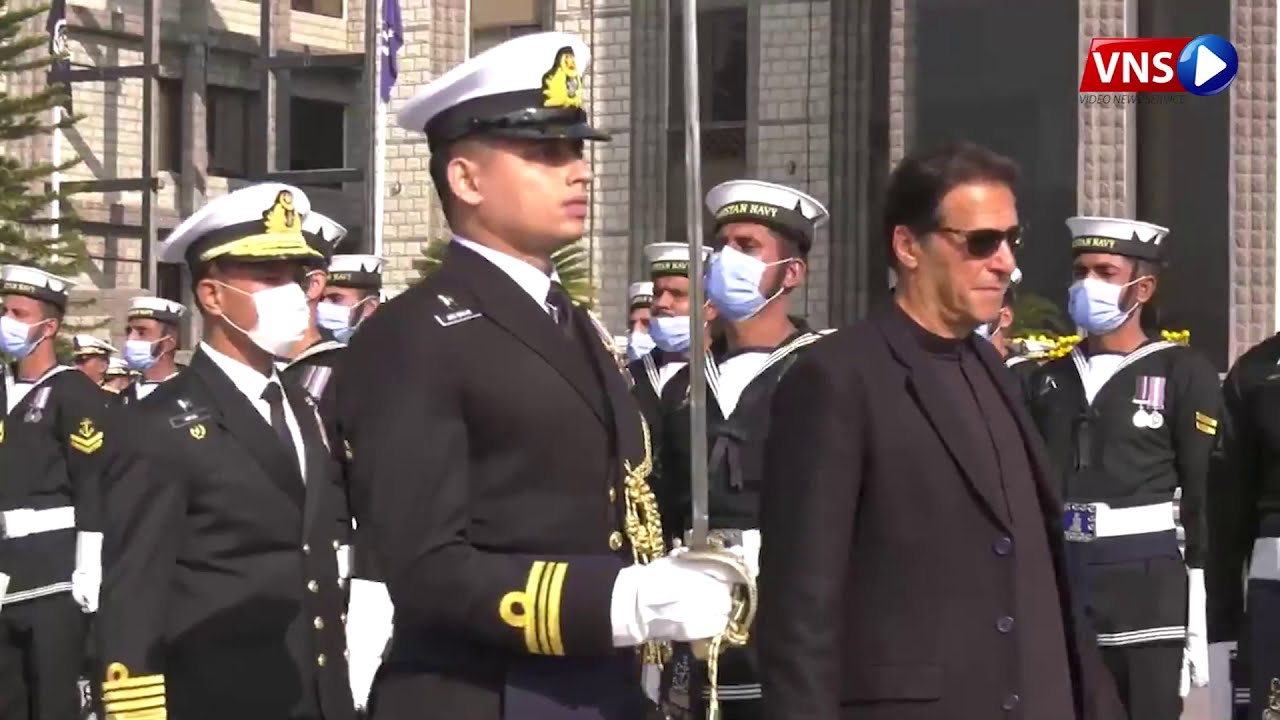 PM Imran Khan visits Pakistan Navy headquarters | Video News Service
