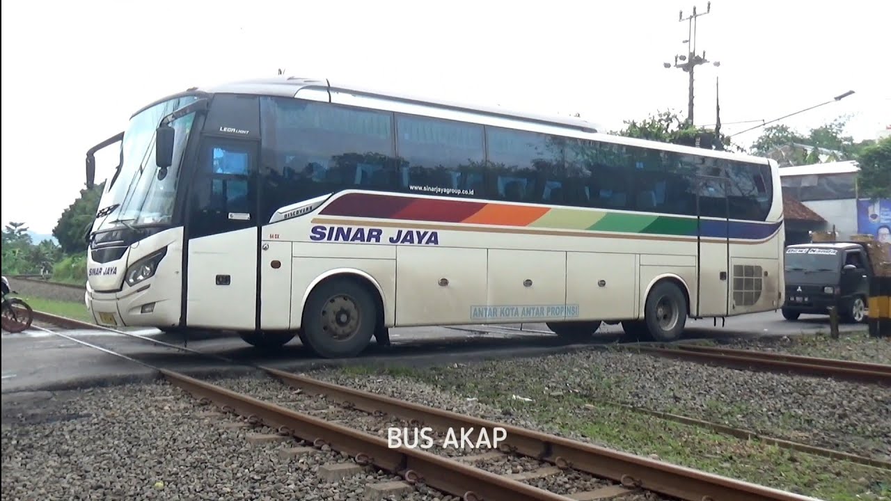 Pasir Muncang Harugeulis: Mengungkap Pesona Wisata Alam dan Armada Pariwisata yang Mendukungnya