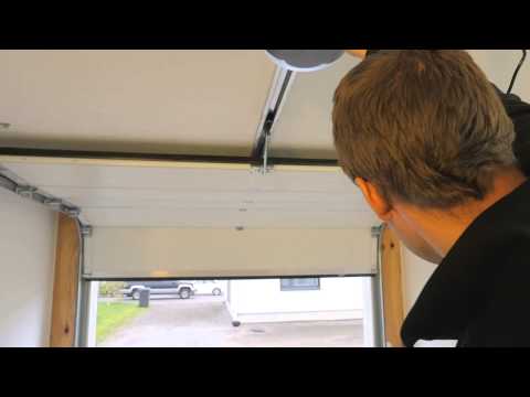 Video: Voinko korvata autotallin oven avaajan hihnakäytöllä?