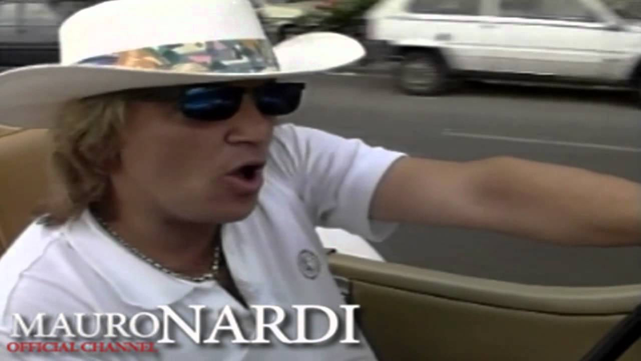 Mauro Nardi - Duje nnammurate e nu telefono (video ufficiale)